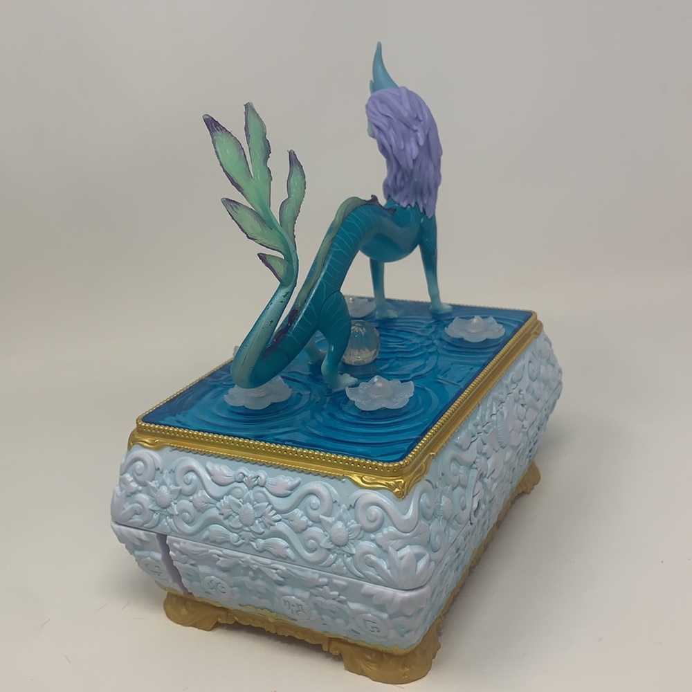 Disney Raya & The Last Dragon Sisu Jewelry Chest Box Changing Lights & Music - Picture 13 of 17